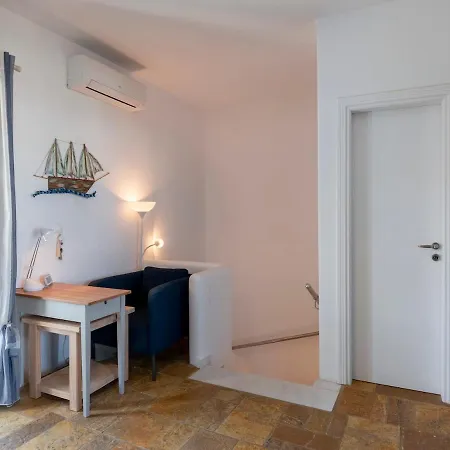 Thomas House Parikia (Paros)